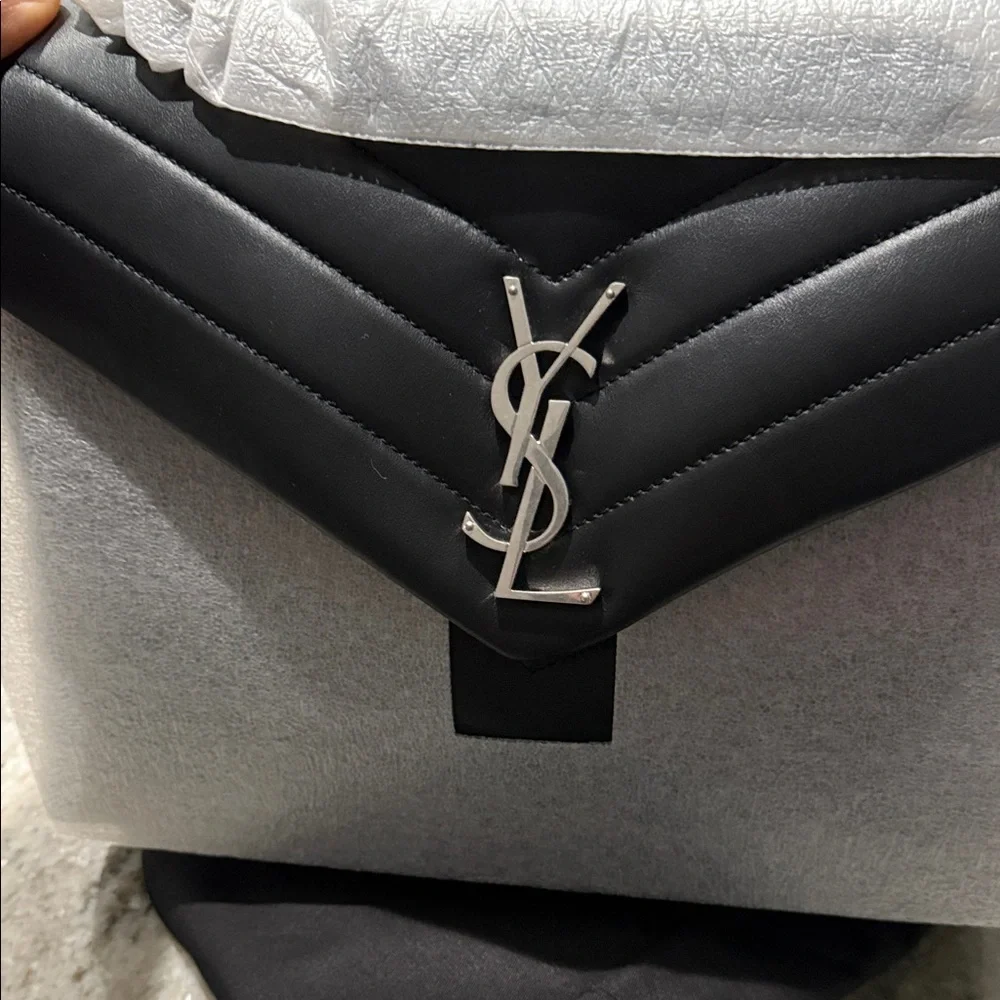 Saint Laurent Black medium Lou Lou - Picture 12 of 16